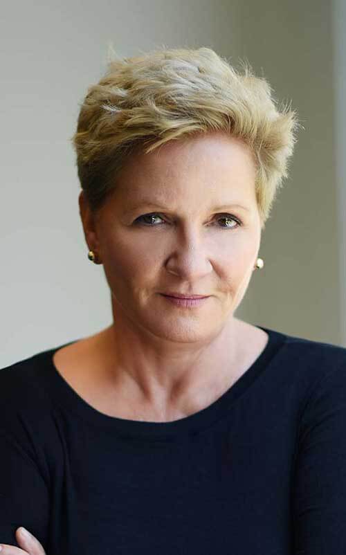 Kelly Taylor Photo head shot